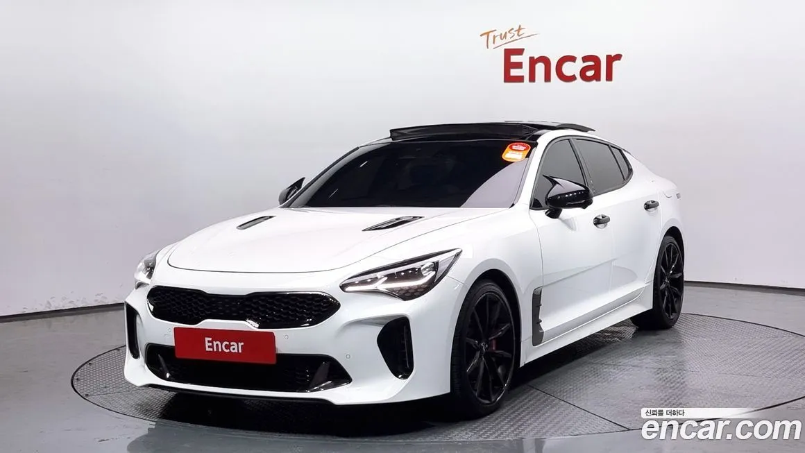 Kia Stinger — фото 1
