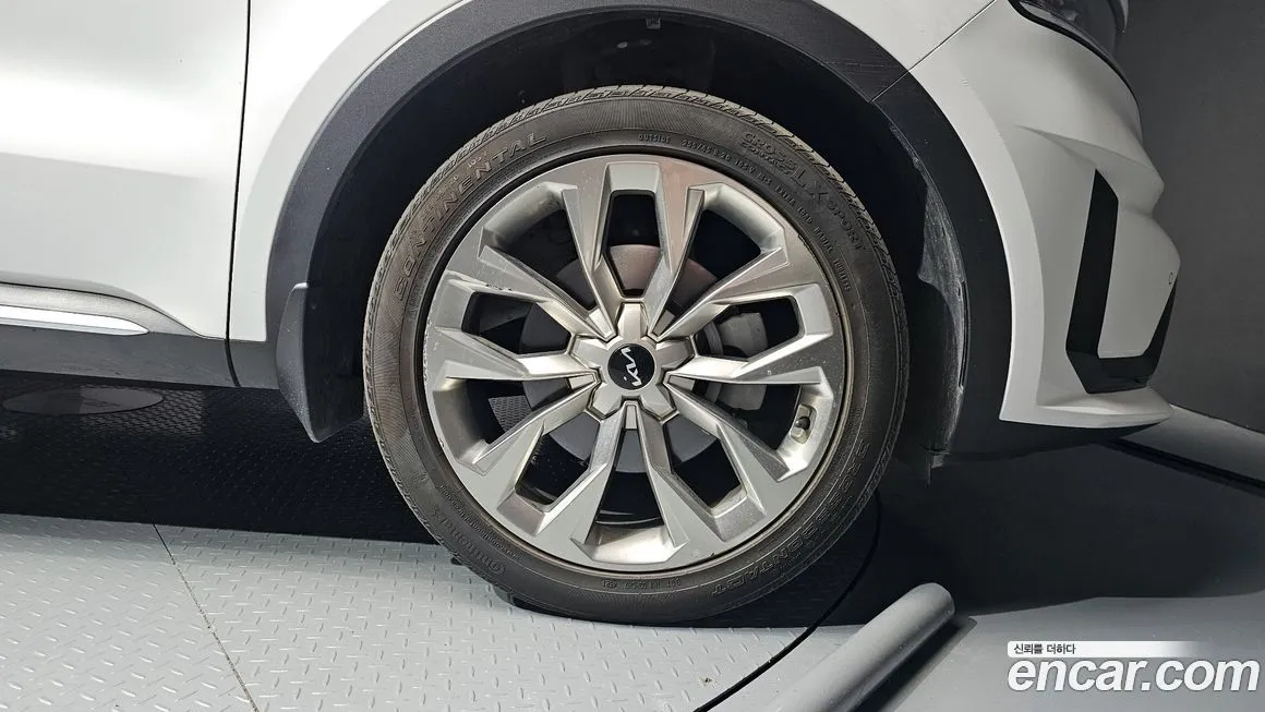 Kia Sorento — фото 5