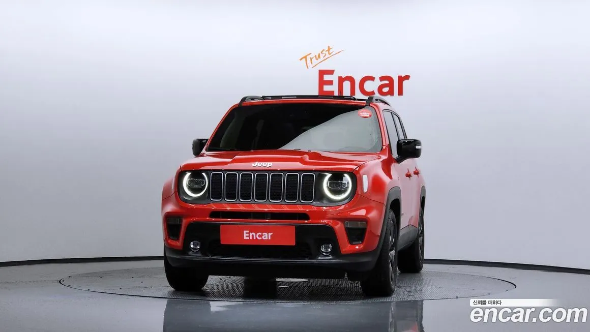 Jeep Renegade — фото 2