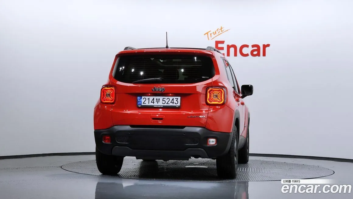 Jeep Renegade — фото 3