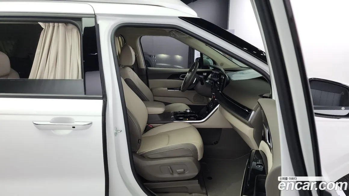 Kia Carnival — фото 10