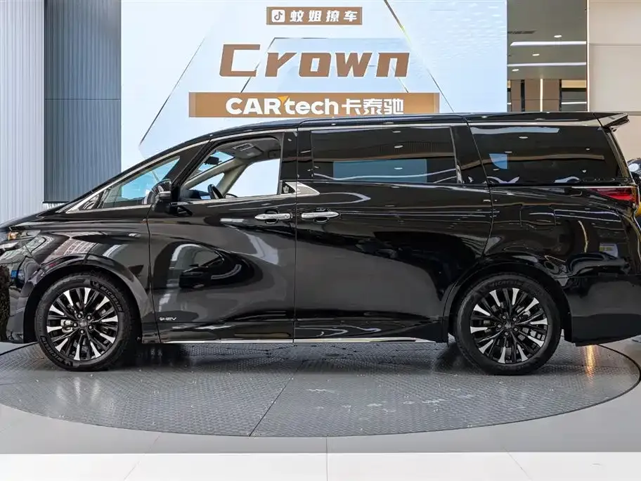Toyota Vellfire — фото 3