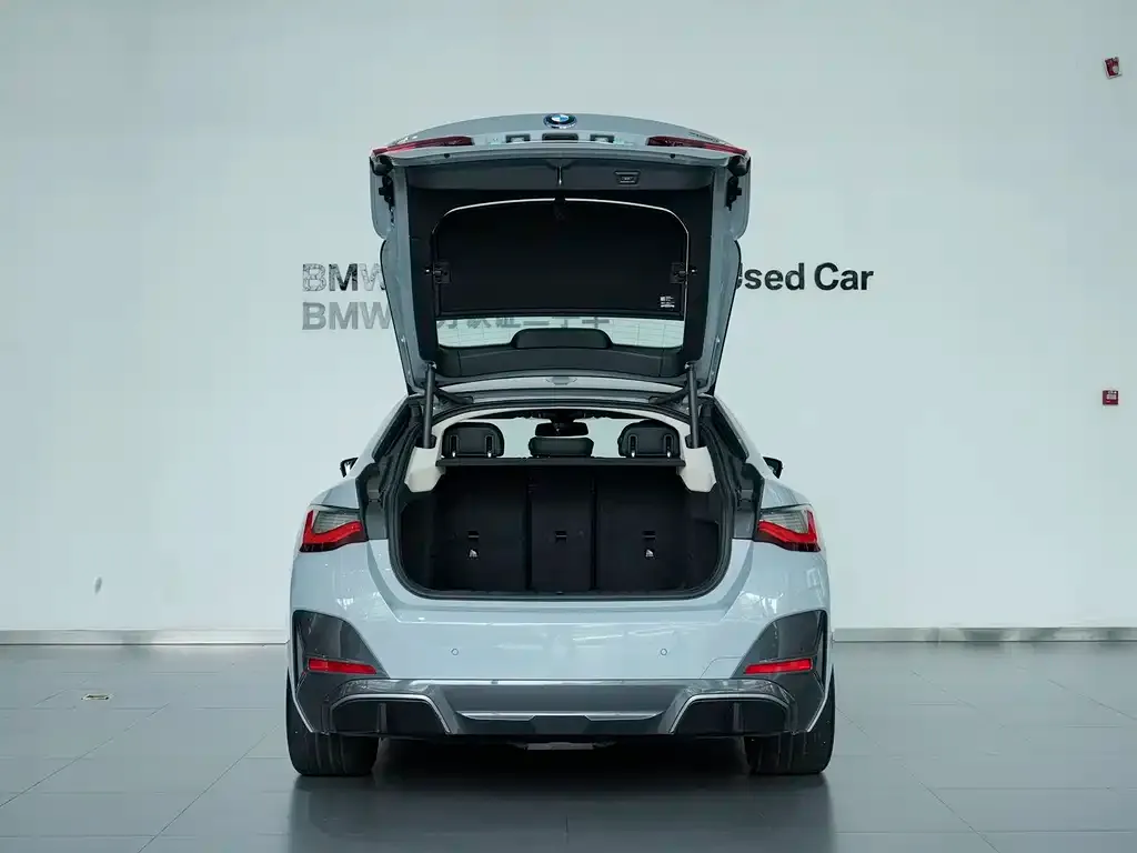BMW i4 — фото 8