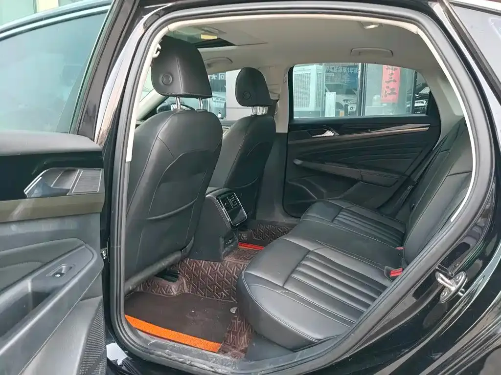 Volkswagen Passat — фото 5