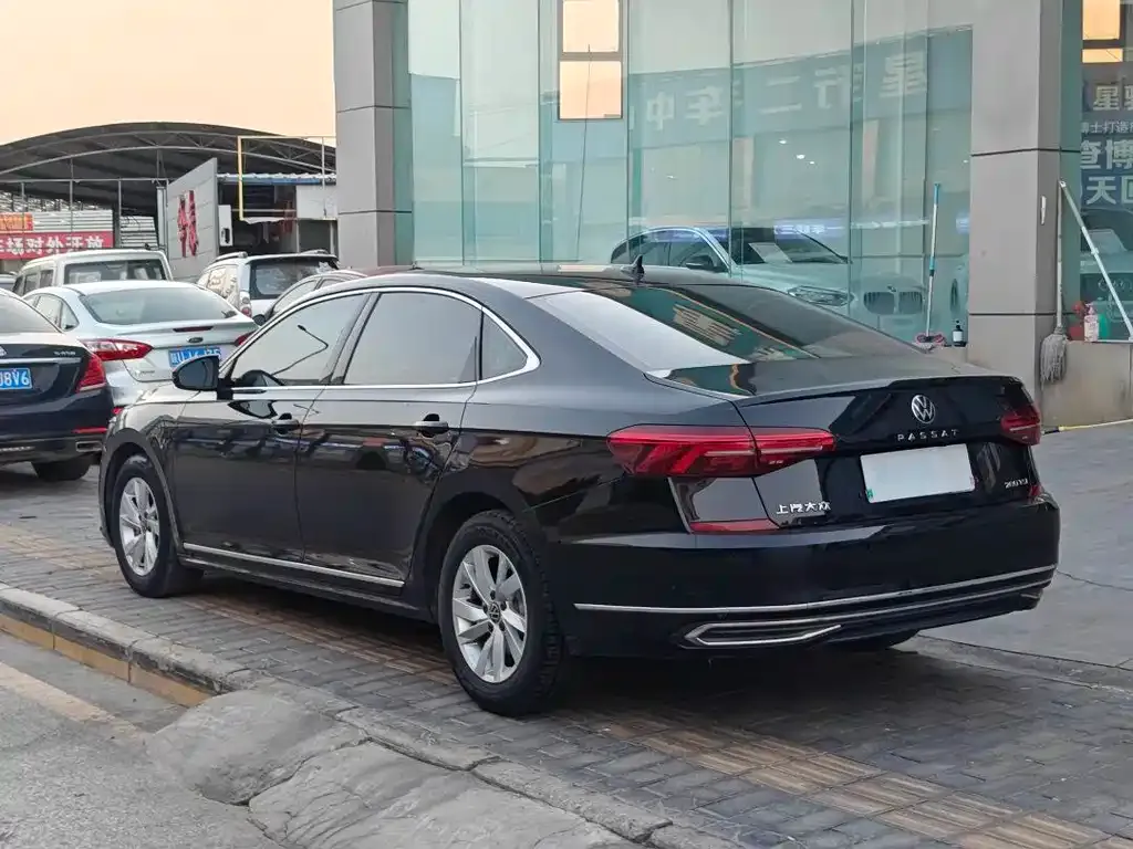 Volkswagen Passat — фото 7