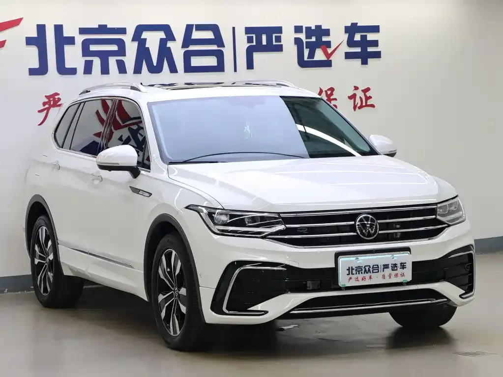 Volkswagen Tiguan L — фото 2