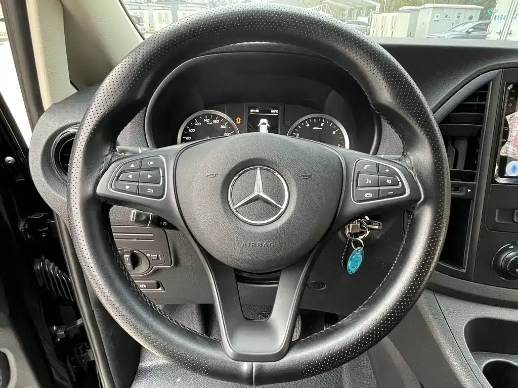Mercedes-Benz Vito — фото 10