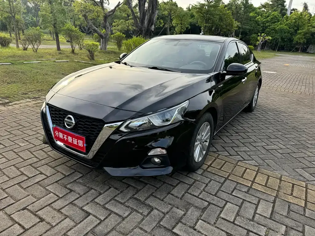 Nissan Teana — фото 1