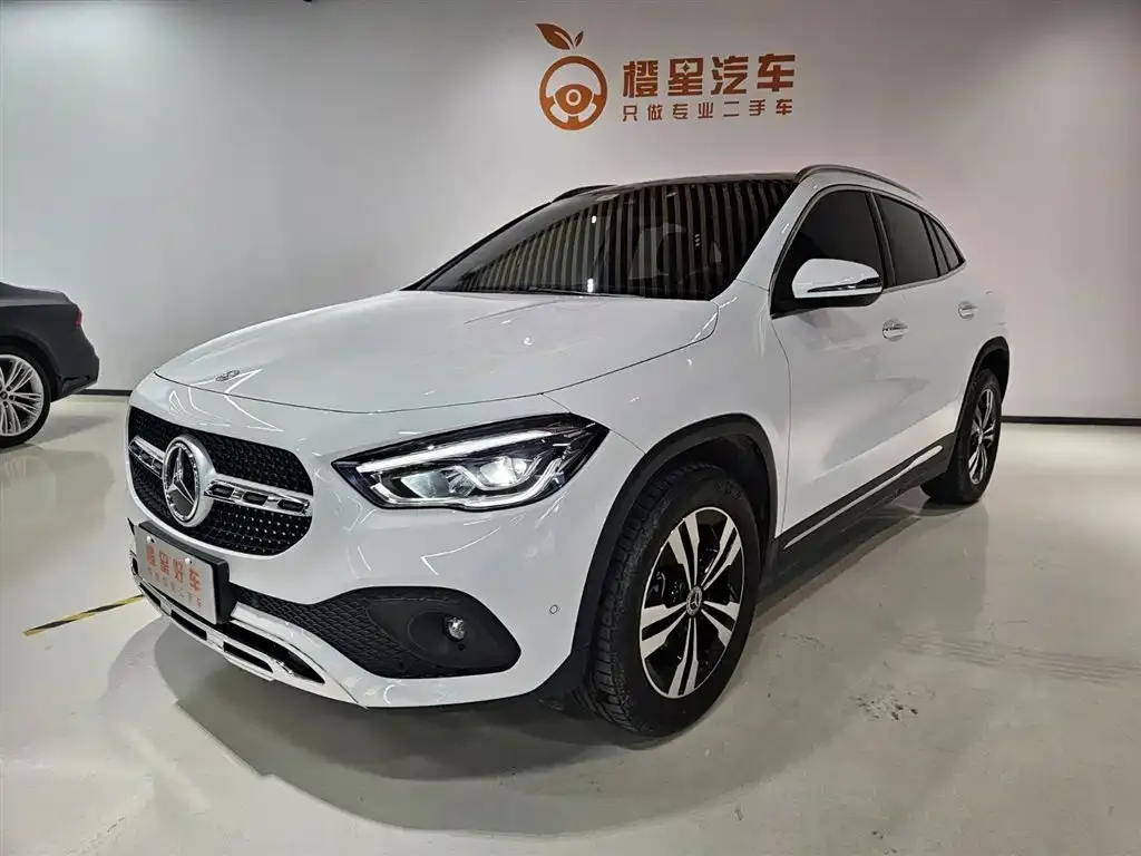Mercedes-Benz GLA — фото 1