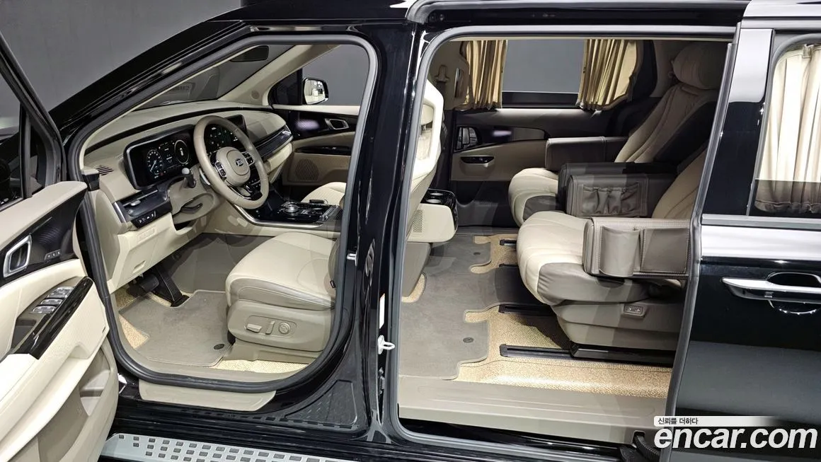 Kia Carnival — фото 10