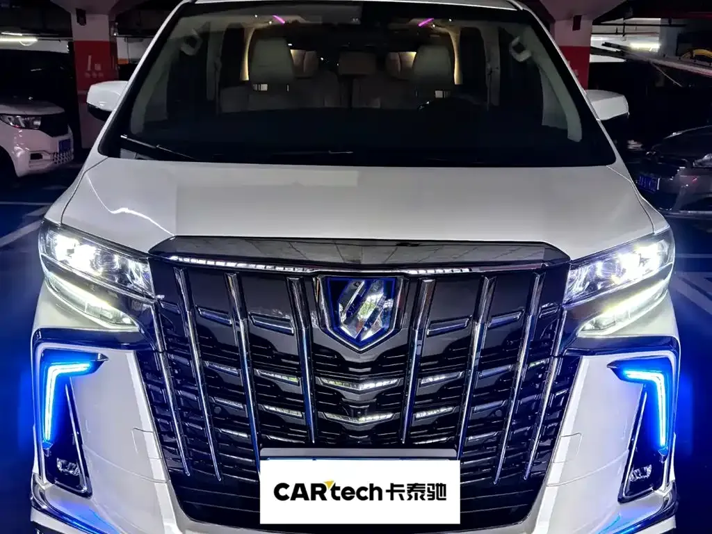 Toyota Vellfire — фото 2