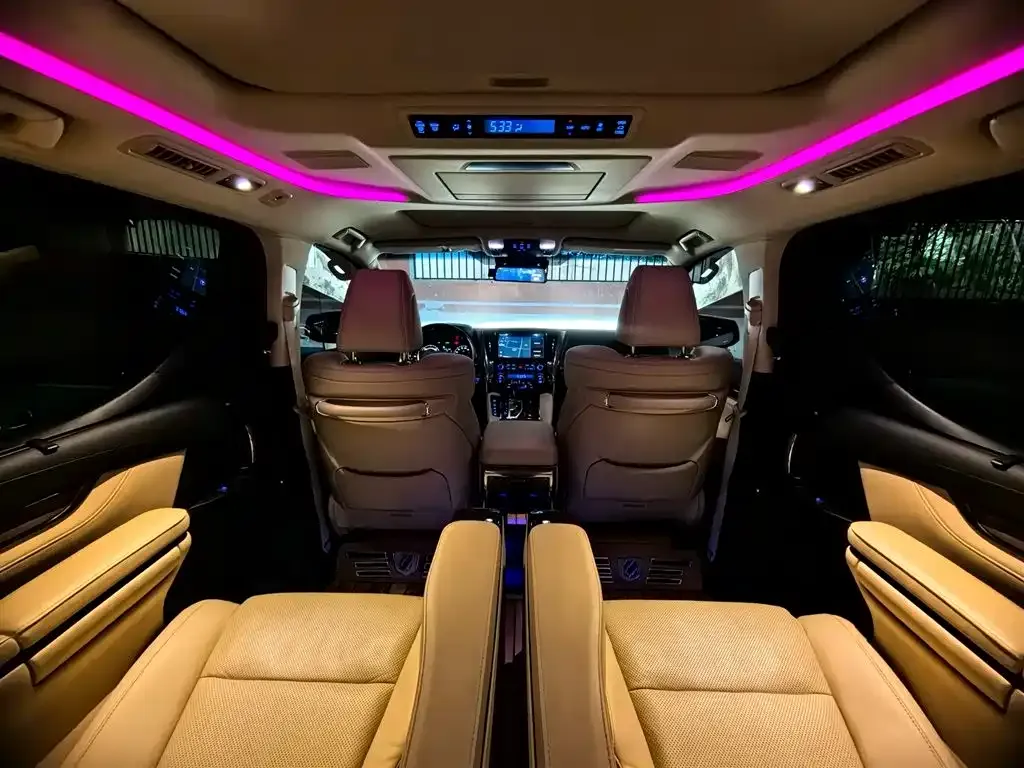Toyota Vellfire — фото 4