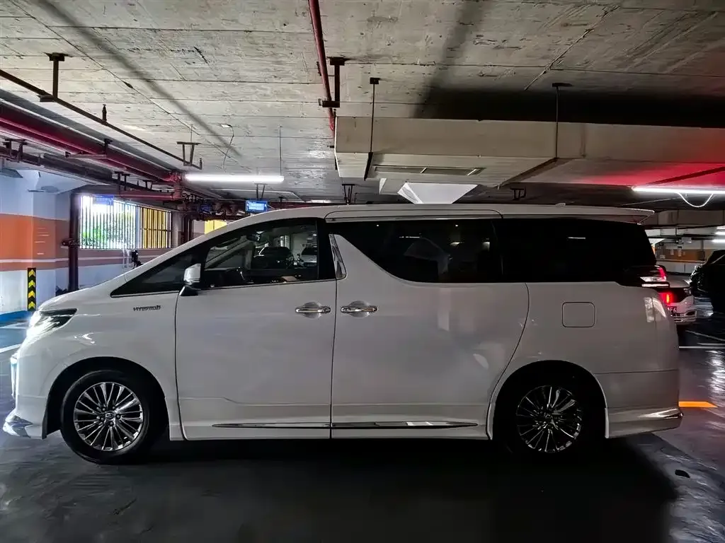 Toyota Vellfire — фото 9