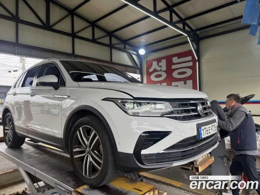 Volkswagen Tiguan — фото 2