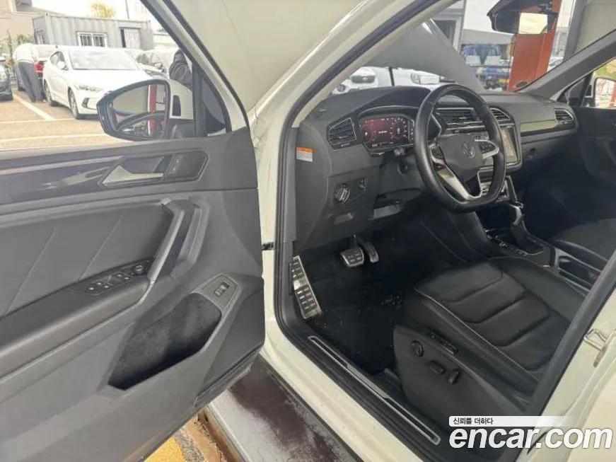 Volkswagen Tiguan — фото 6