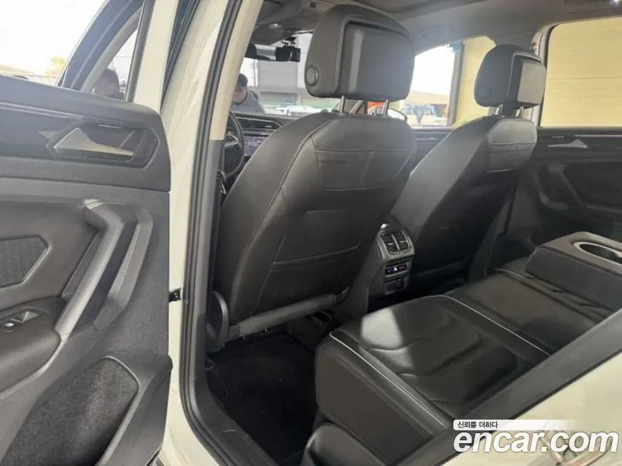 Volkswagen Tiguan — фото 7