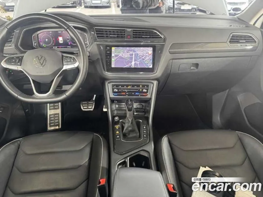 Volkswagen Tiguan — фото 9