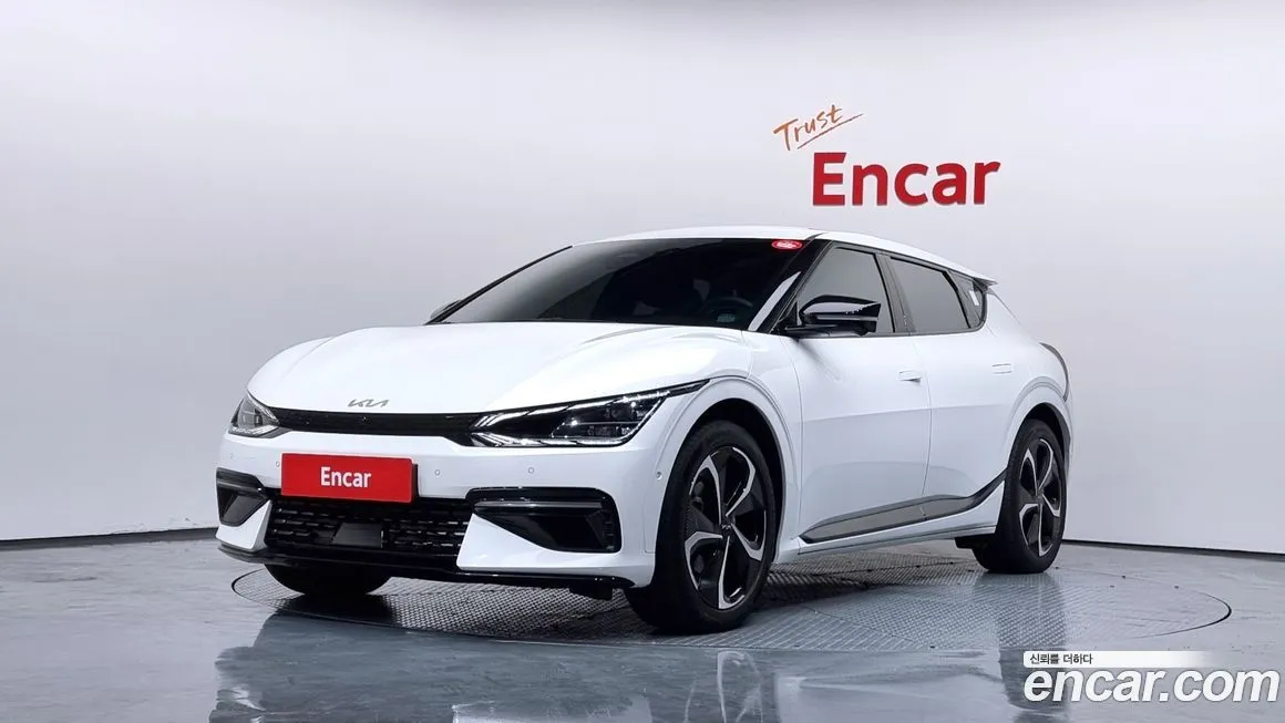 Kia EV6 — фото 1