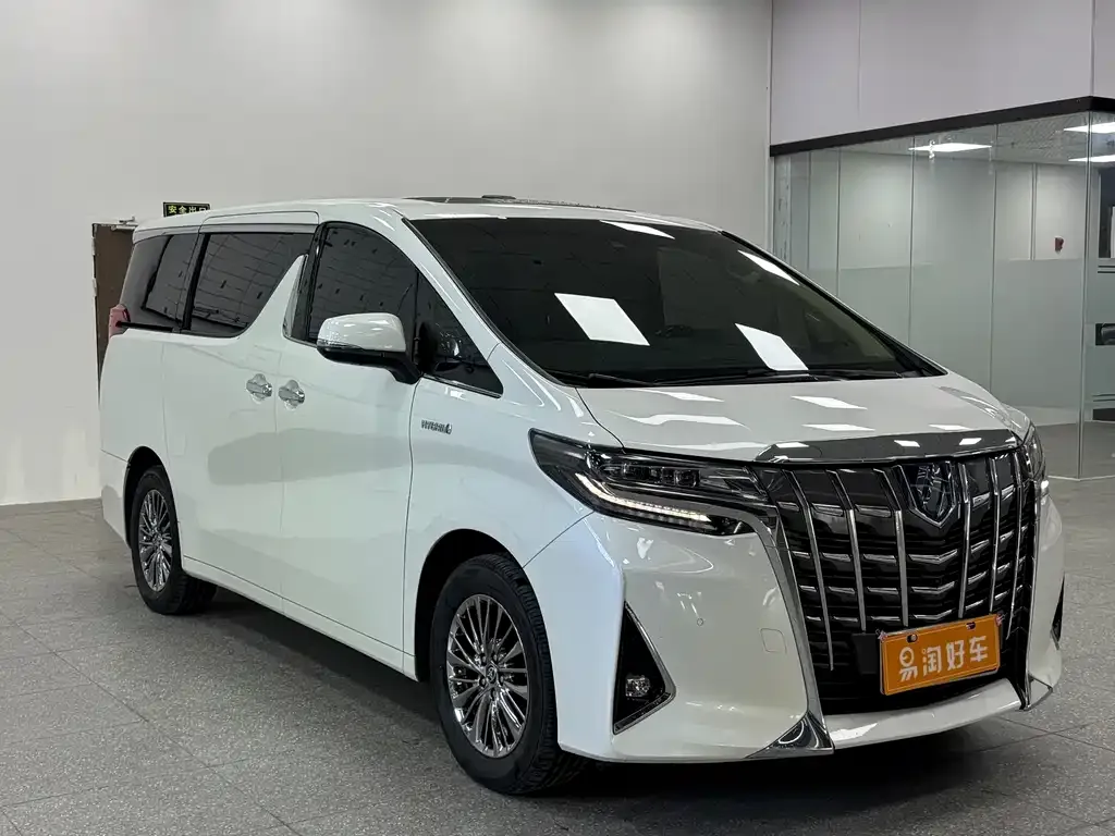 Toyota Alphard — фото 2