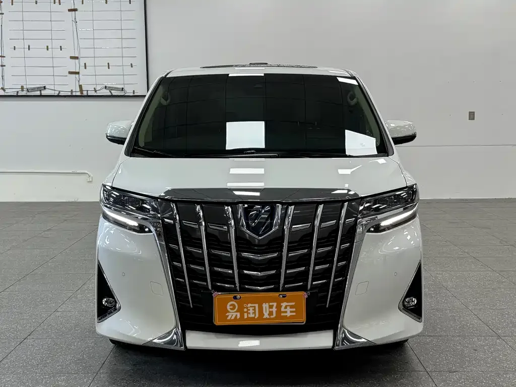 Toyota Alphard — фото 3