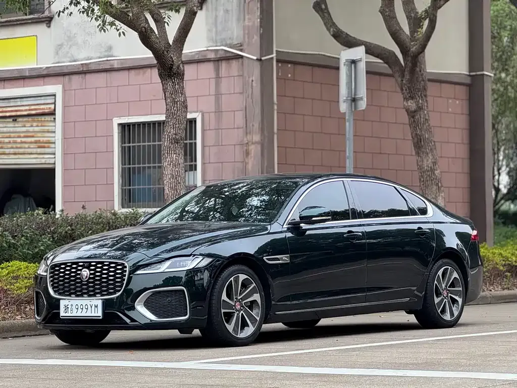 Jaguar XFL — фото 1