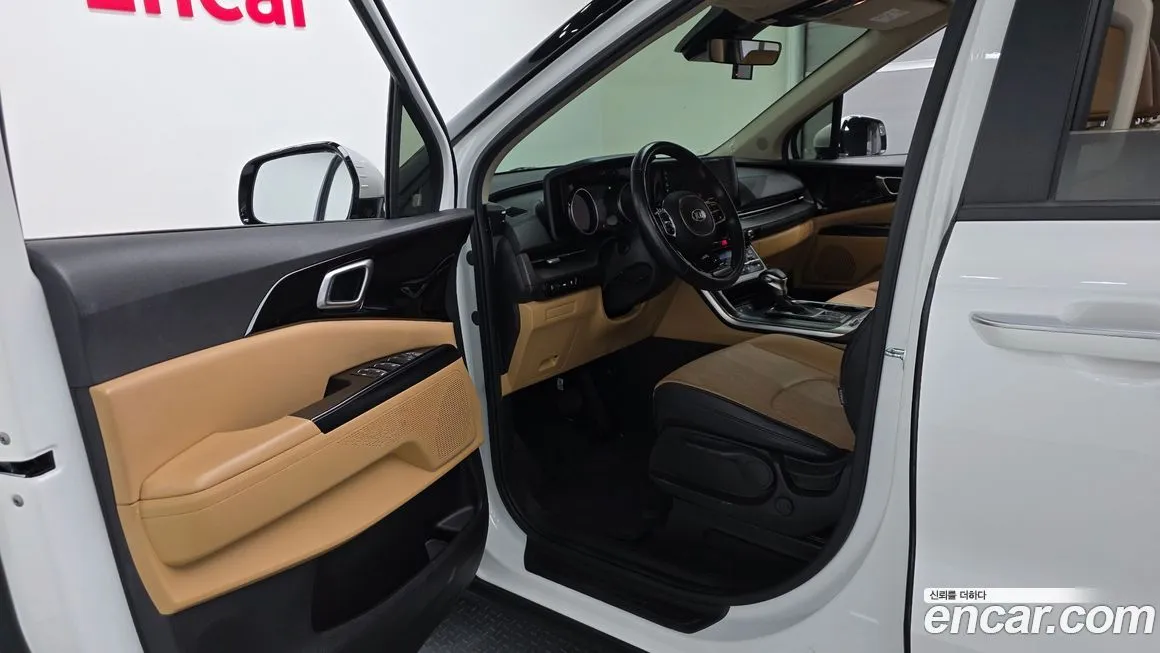 Kia Carnival — фото 10