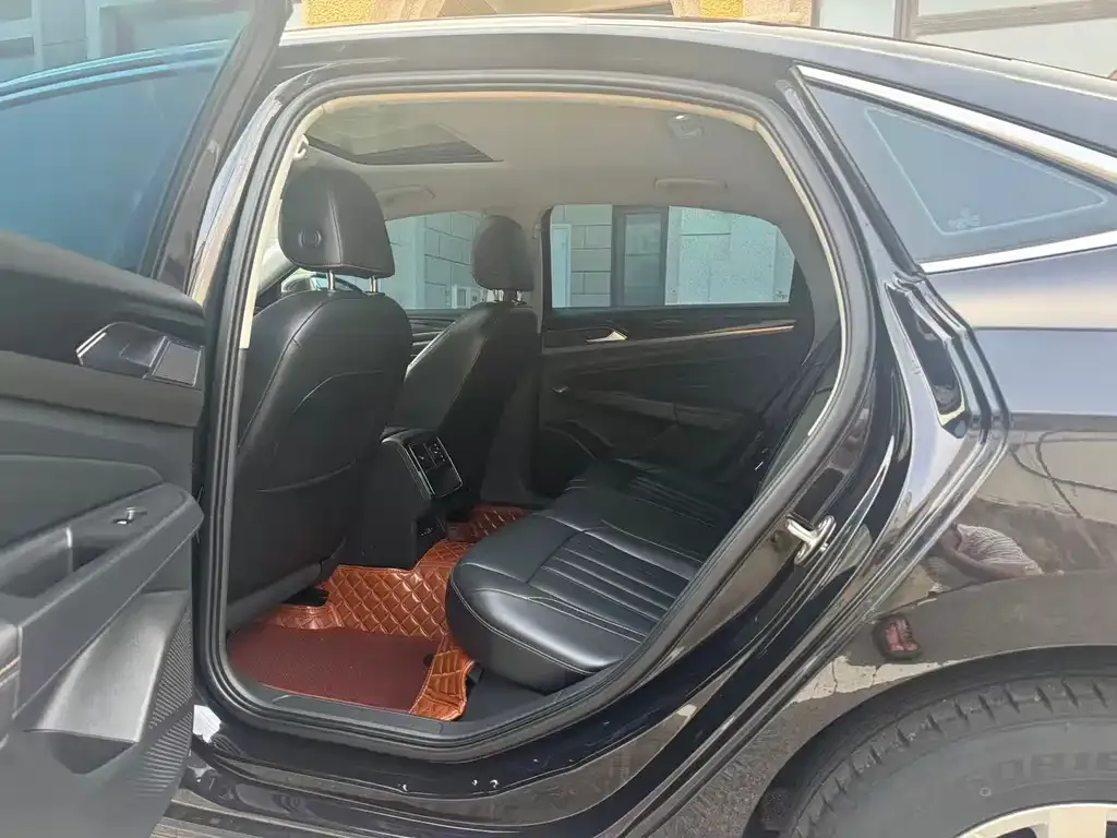 Volkswagen Passat — фото 6