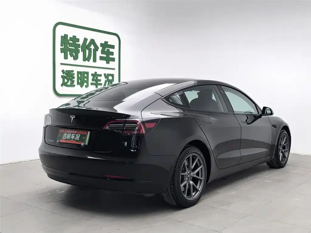 Tesla Model 3 — фото 2