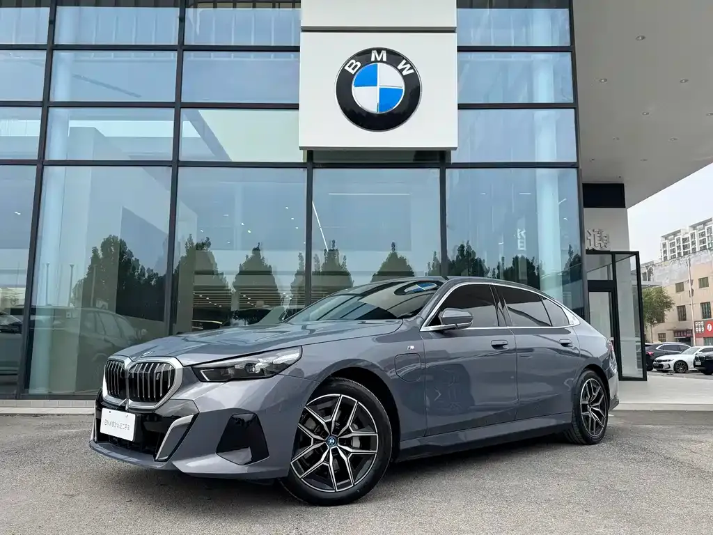 BMW i5 — фото 2
