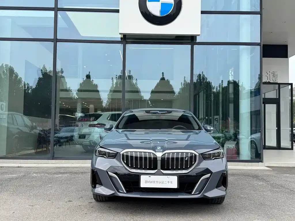 BMW i5 — фото 3