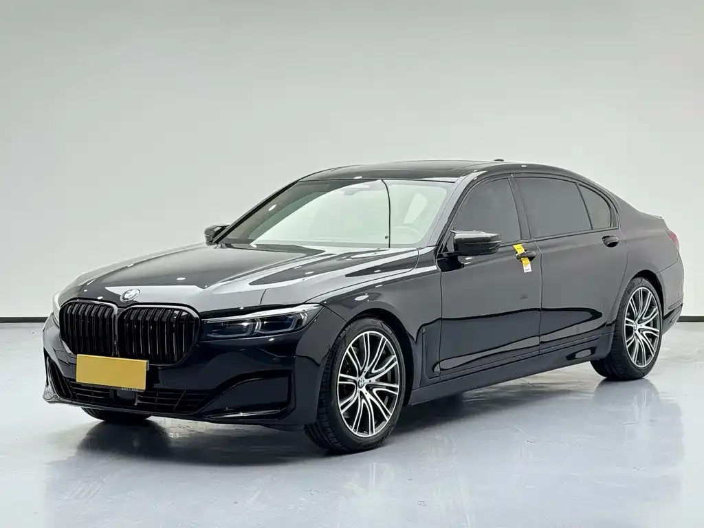 BMW 7 Series — фото 1