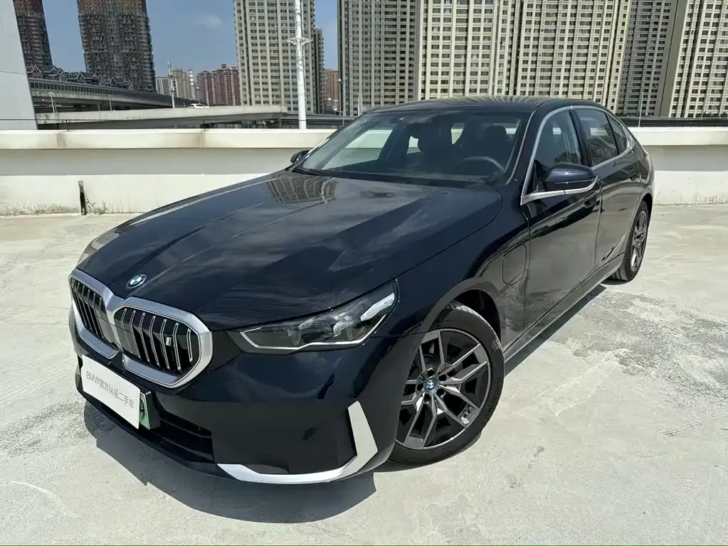 BMW i5 — фото 1