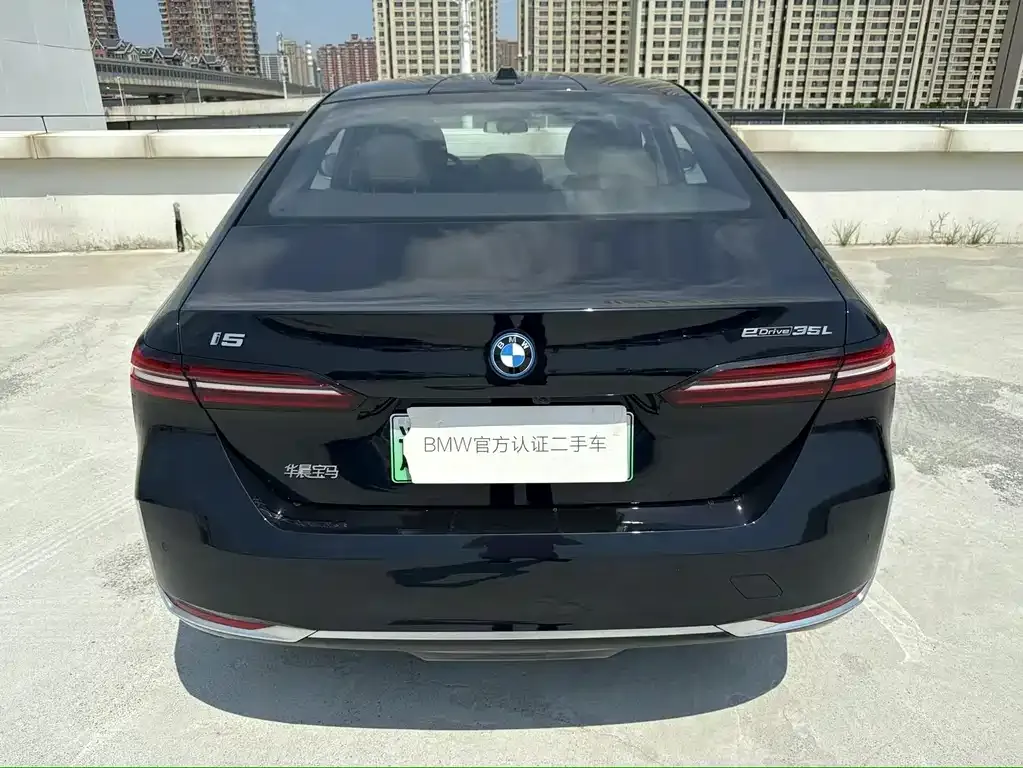 BMW i5 — фото 3