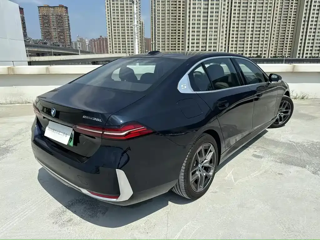 BMW i5 — фото 4