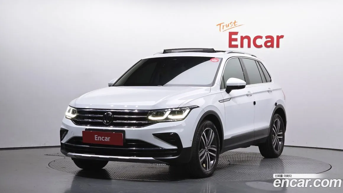 Volkswagen Tiguan — фото 1