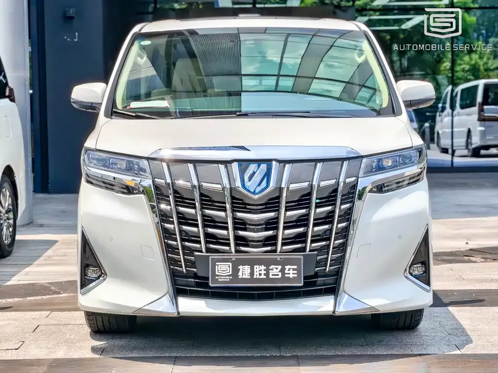Toyota Alphard — фото 2