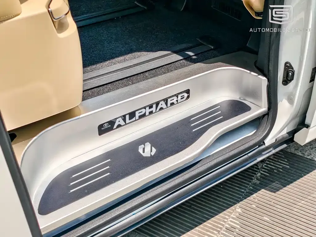 Toyota Alphard — фото 7