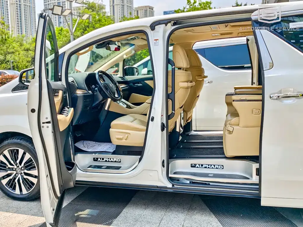 Toyota Alphard — фото 8