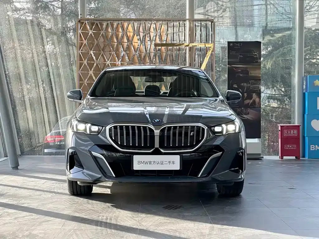 BMW i5 — фото 4