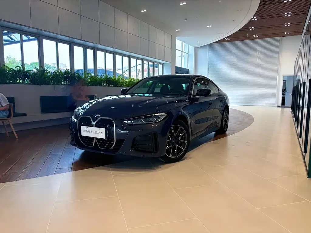 BMW i4 — фото 1