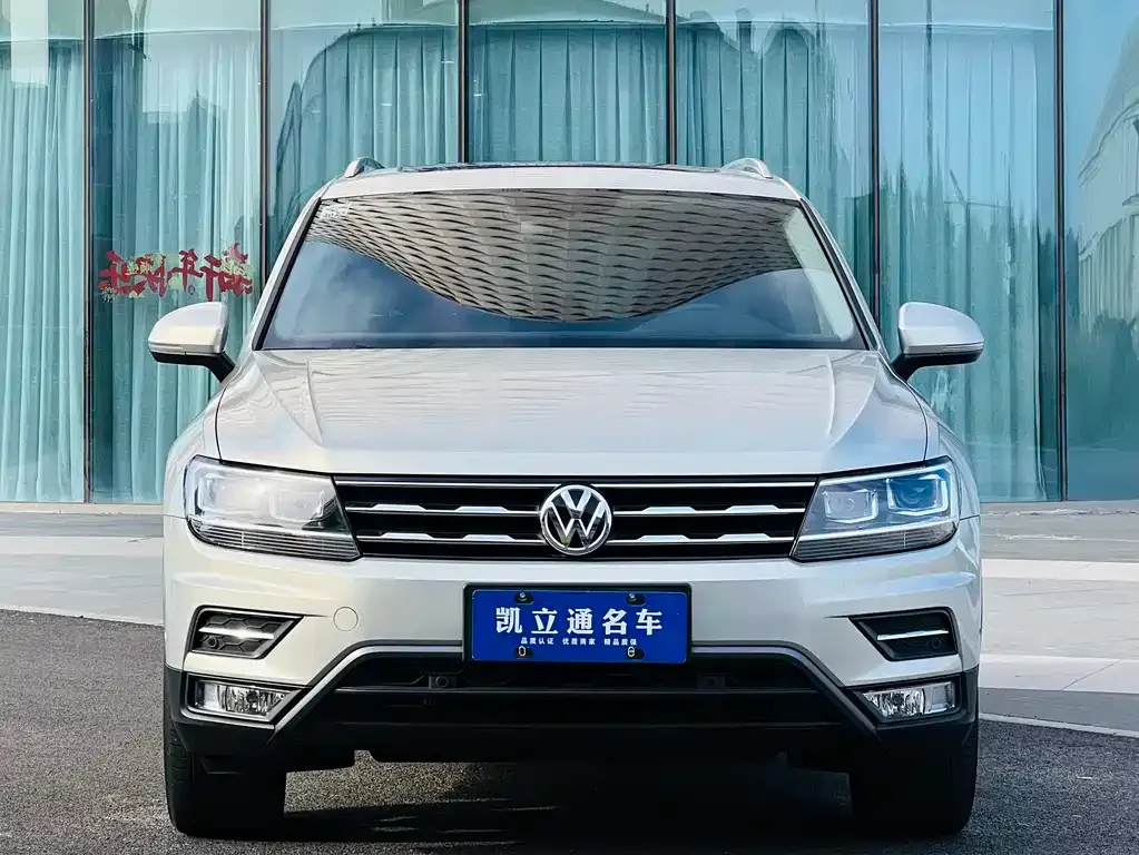 Volkswagen Tiguan L — фото 2