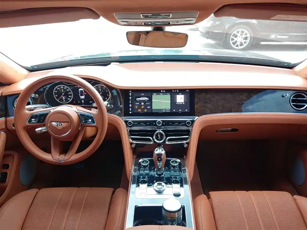 Bentley Flying Spur — фото 4