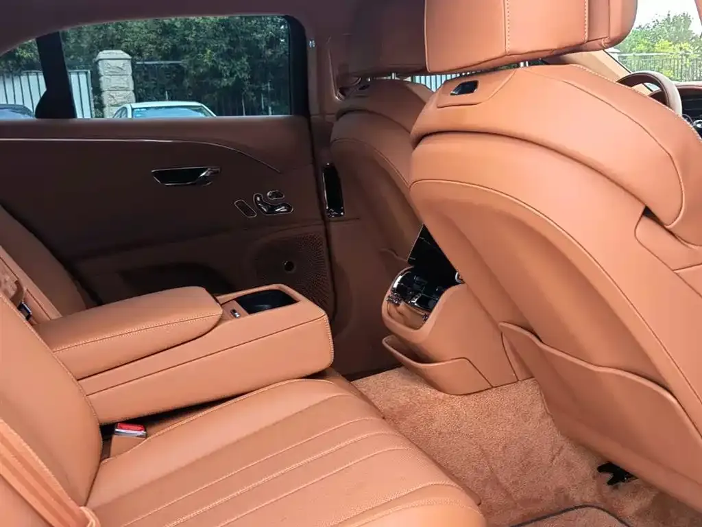 Bentley Flying Spur — фото 6