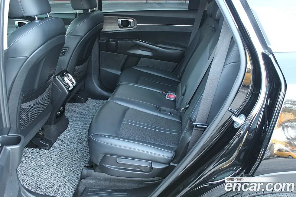 Kia Sorento — фото 10