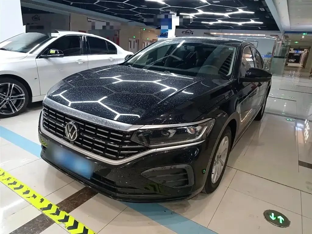Volkswagen Passat — фото 1