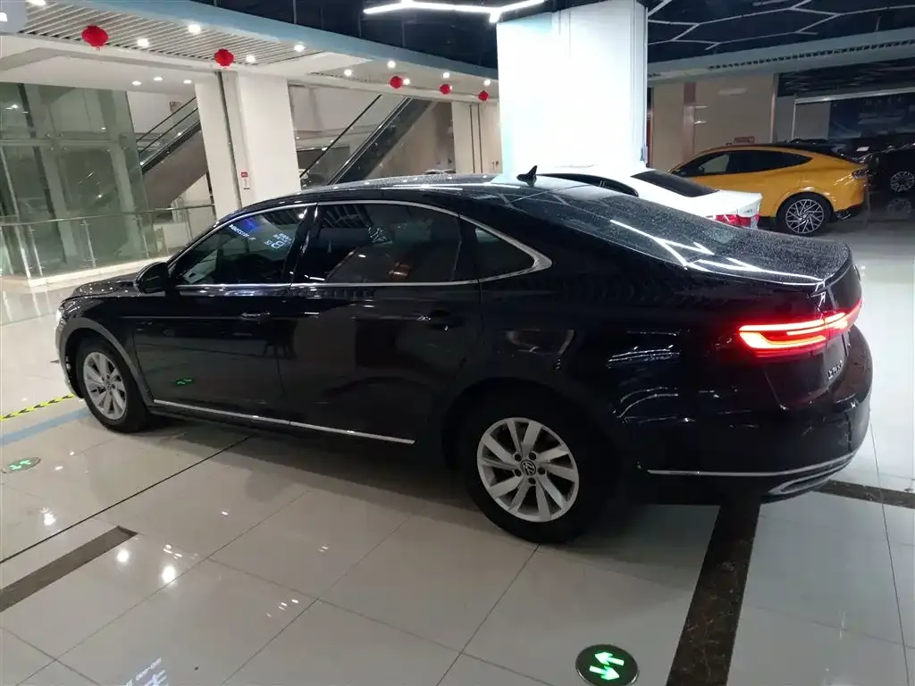 Volkswagen Passat — фото 5