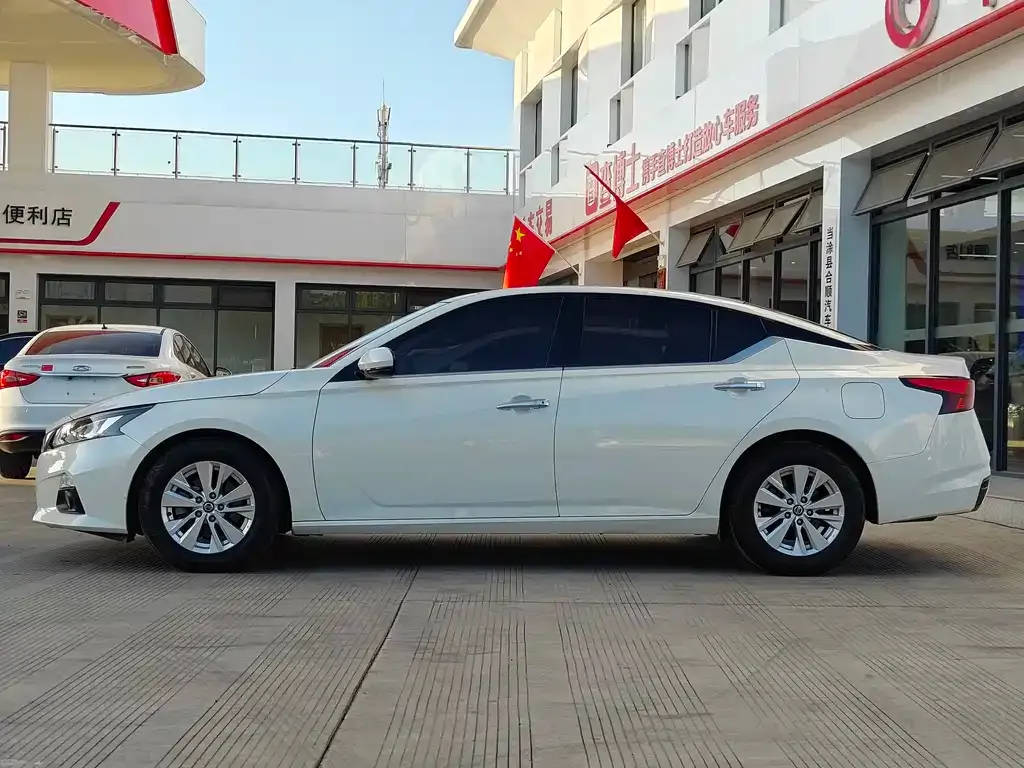 Nissan Teana — фото 4