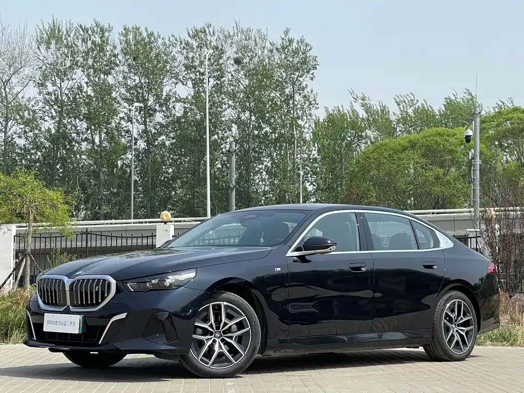 BMW i5 — фото 1
