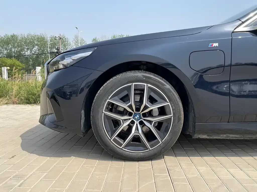 BMW i5 — фото 4