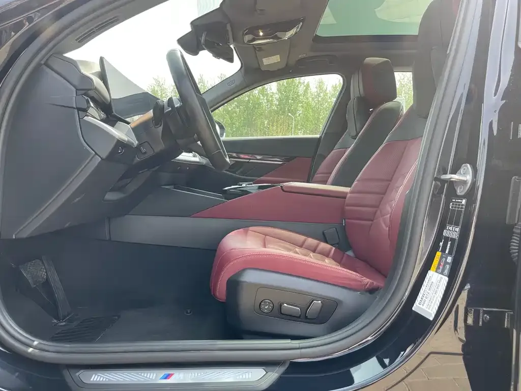 BMW i5 — фото 9